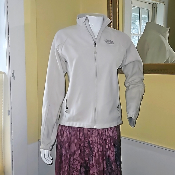 The North Face Women's White Full Zip Windwall Fleece Jacket w Zip Pockets - Picture 2 of 7